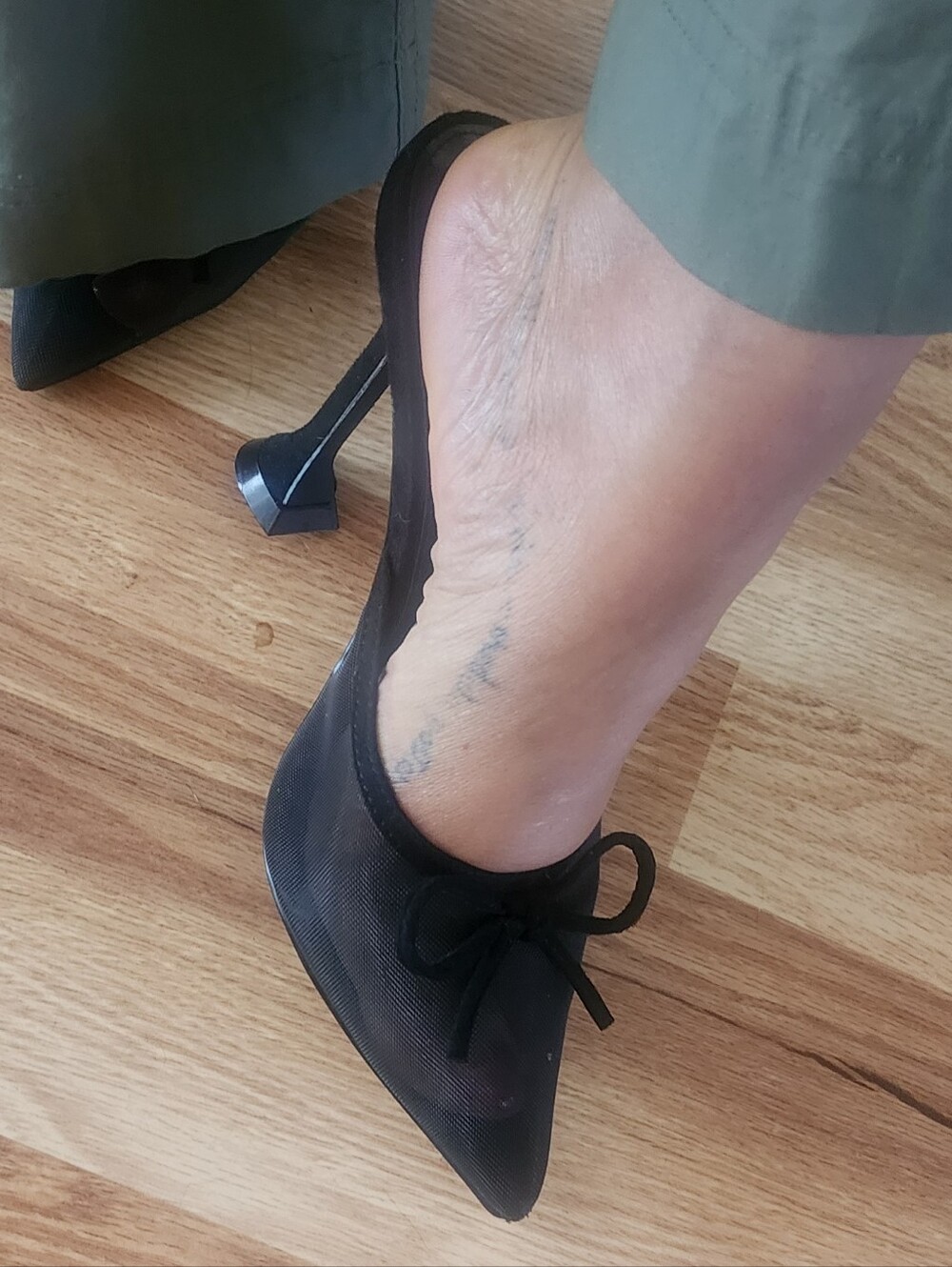 FOREVER 21 Black Pointed Toe Bow Mesg Mule Heels Sz.7